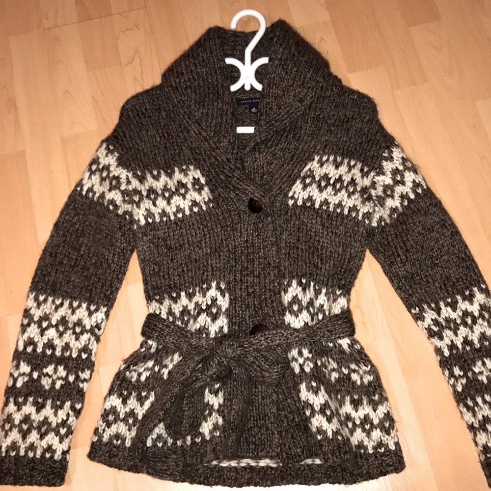 Banana republic heavy knit sweater (medium)